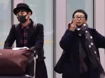 王梦秋给鹿晗提裤子图片是真的吗 鹿晗与王梦秋的二三事揭秘