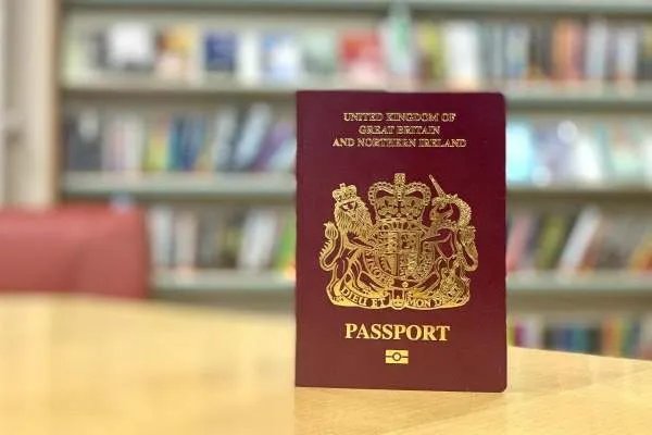 中国不再承认所谓BNO护照,意味着什么?