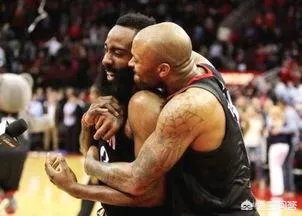 火箭在下一盘大棋，塔克因脚踝伤病退出美国男篮训练营，对此你怎么看？