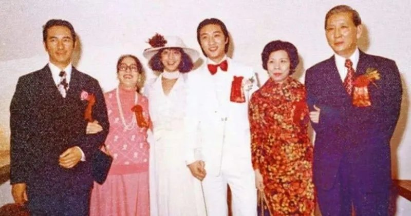 何超英年轻时美貌图片 何超英为什么疯掉