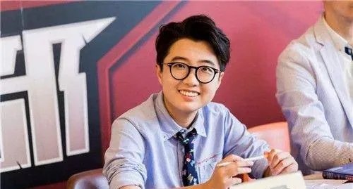 邱晨怎么了为什么被点名批评 邱晨说了啥发表过哪些言论为何道歉