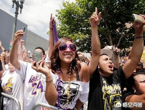 抗议!湖人球迷将到主场表达对管理层的不满!这是怎么回事?