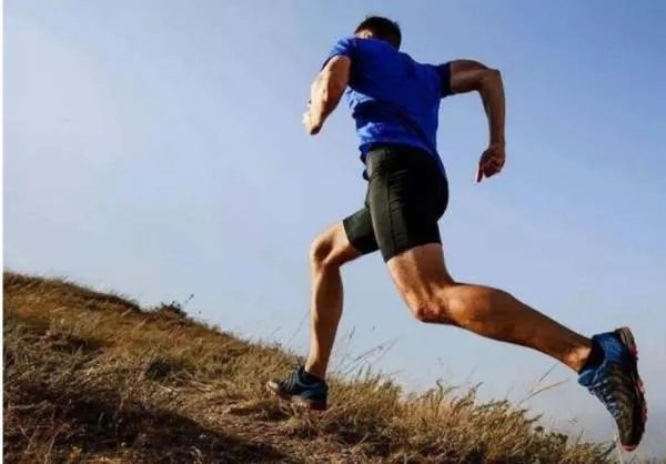 新华社揭批马拉松赛乱象,你觉得这些一切是何缘故导致的呢?