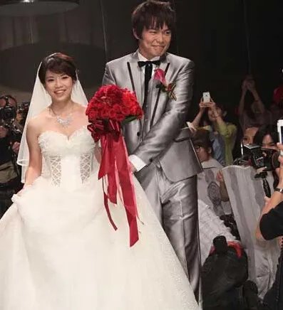 曝黄镫辉老婆未婚先孕 李侦萁感动谢镫辉愿意补票