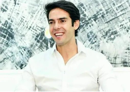 卡卡国内首秀为何受到女球迷青睐?