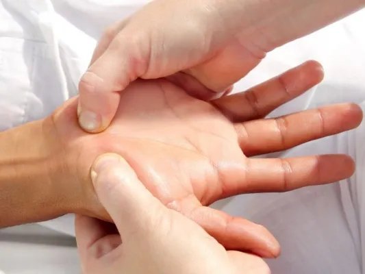 西安4月大的孩子推拿身亡：小儿推拿应该注意些什么？