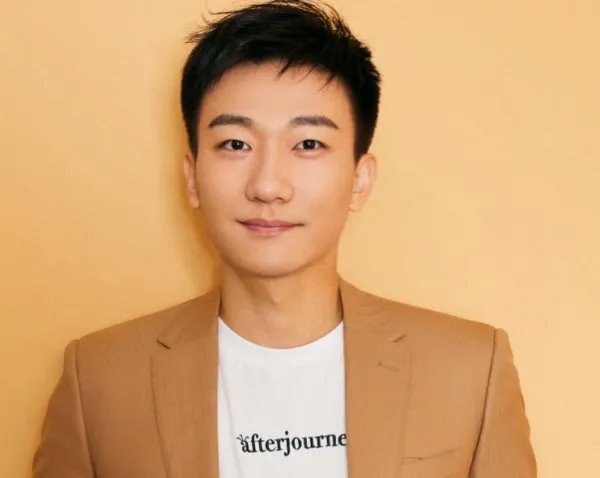 马伊琍和小17岁的绯闻男友罕见同框，马伊琍的第二春要来了吗？