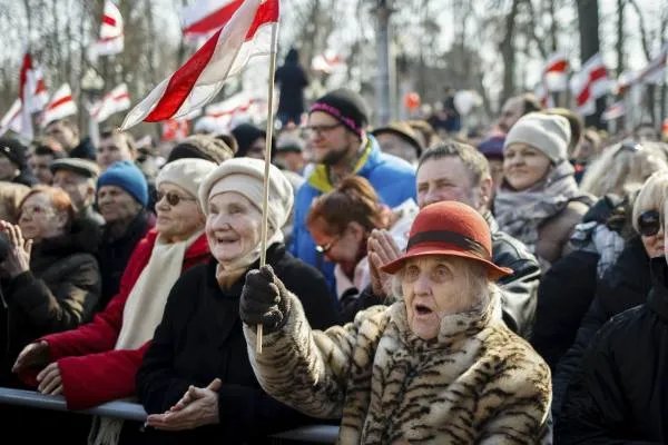 禁止女性出国的国家,美女已泛滥成灾,有点恨嫁吗?
