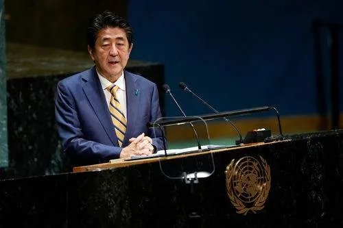 中国记者为安倍哭丧，发文道歉惹争议！官方做法大快人心 ，你怎么看？