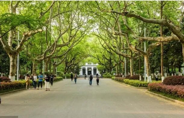 如何看待教育部坚决取消毕业前补考等一系列毕业新规？