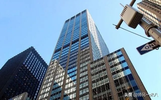 拜登特朗普互曝亲中证据，特朗普欠中国银行2.11亿美元巨款，这钱能收回来吗？