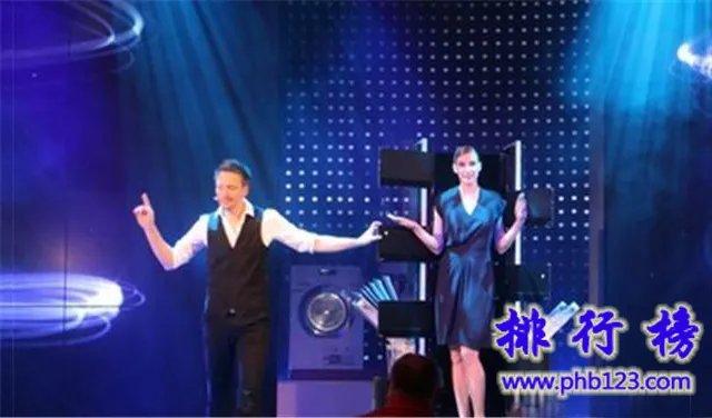 世界十大错觉魔术排行榜：人体切割魔术原理曝光(两个人)