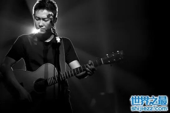 梁博的爸爸是谁凉茶股东,梁博个人资料家庭背景