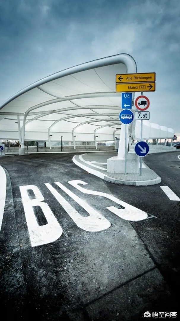 陕西69岁老人下车摔倒不治身亡，公交公司：监控坏了，你怎么看？