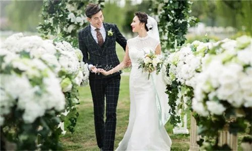 结婚照制作成3D效果如何制作 婚纱照后期制作注意细节