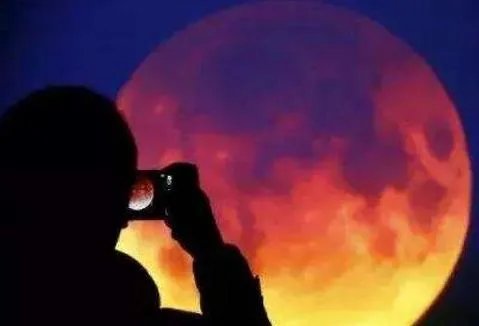 2018年星象吓人:2018百年天文奇观超级蓝血月亮(图)