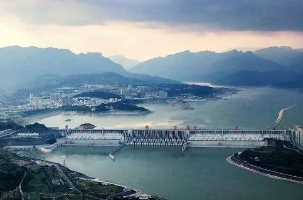 三峡大坝开启3孔泄洪，入库量有多高？