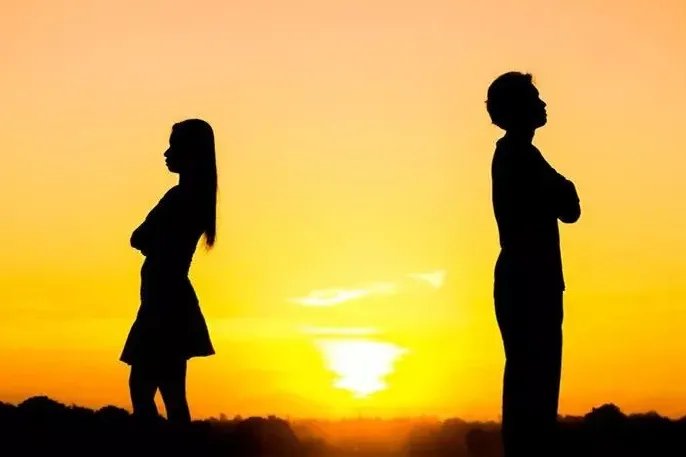 男朋友很吝啬买什么都要AA制，我要和他分手吗？