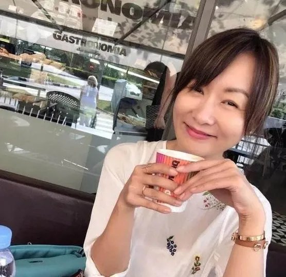 当年大红的她瞧不起赵薇,如今沦为龙套配角,你知道是谁嘛?