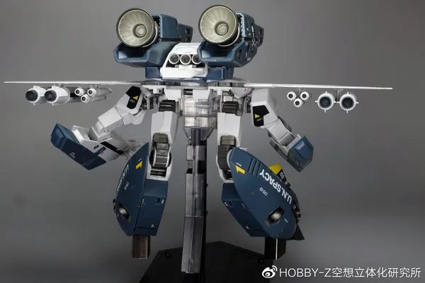 万代 DX超合金TV版VF-1S罗伊·福卡特别型