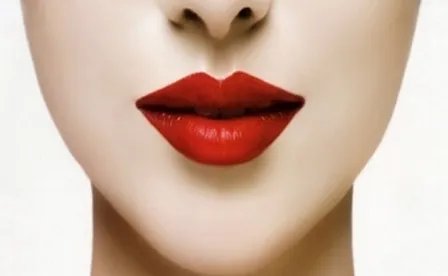 注射玻尿酸丰唇好不好