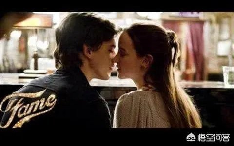 买超求婚视频曝光,求婚教学,该如何向女朋友求婚呢?