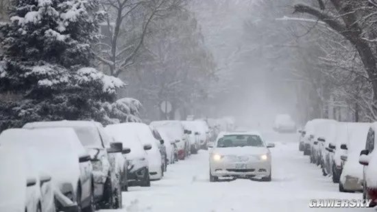 美国多个州宣布进入紧急状态 道路能见度可能为零