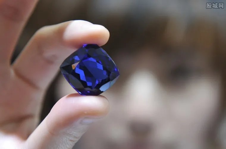 全球钻石供应过剩 最大钻石矿商被迫降价百分之五