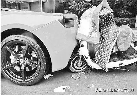 如果车辆违停在路边,相撞的话,交警会怎么判定?