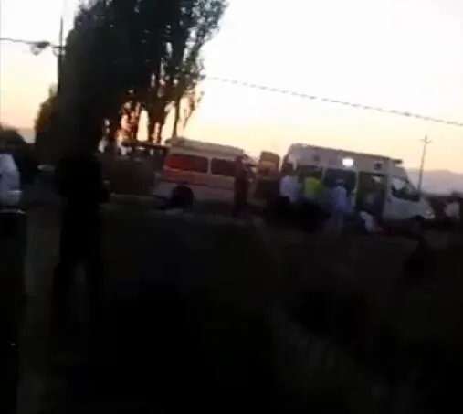 宁夏两私家车相撞是怎么回事 宁夏两私家车相撞的全过程