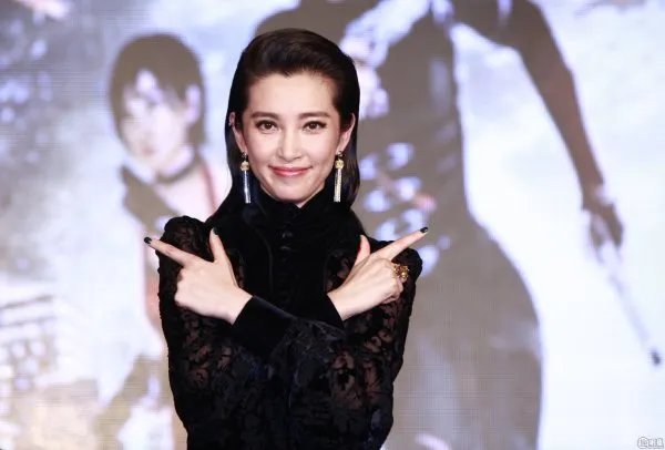 李冰冰姐弟恋以分手告终,到底是因为什么?