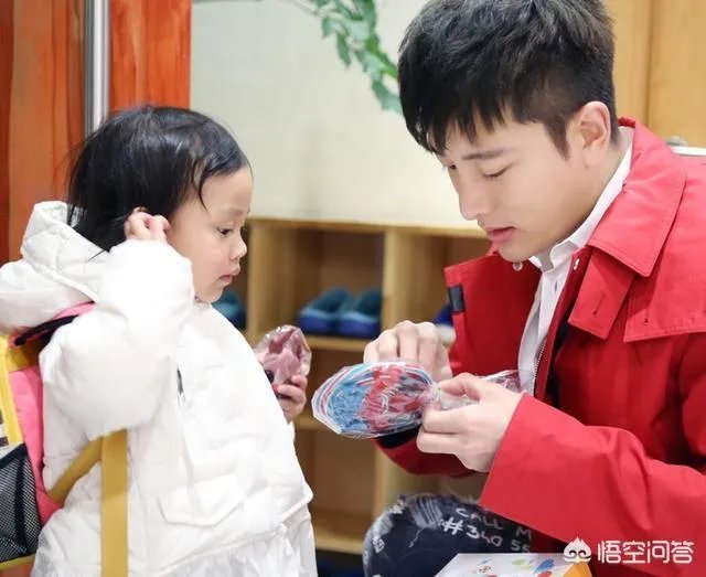 贾乃亮被拍到频繁出现在李小璐住所，还穿同款拍视频，你觉得有望复合吗？