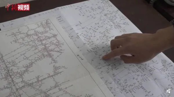 小伙默画全国铁路示意图的原因是什么？