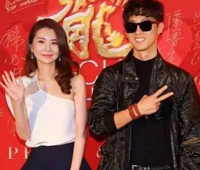 成龙生日宴会上,为什么每个明星都带着红手串?