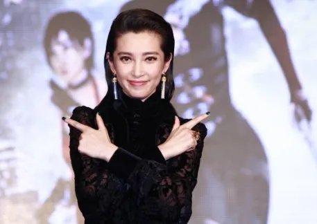 李冰冰姐弟恋以分手告终,到底是因为什么?