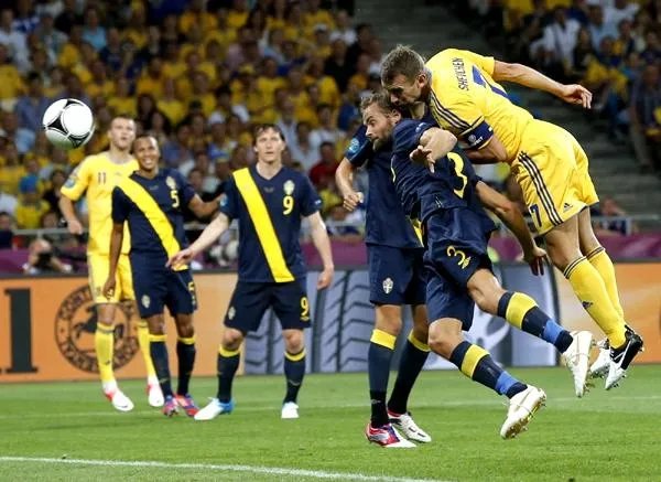 世界杯冠亚军集体回家，今晚谁将搭上欧洲杯8强末班车？