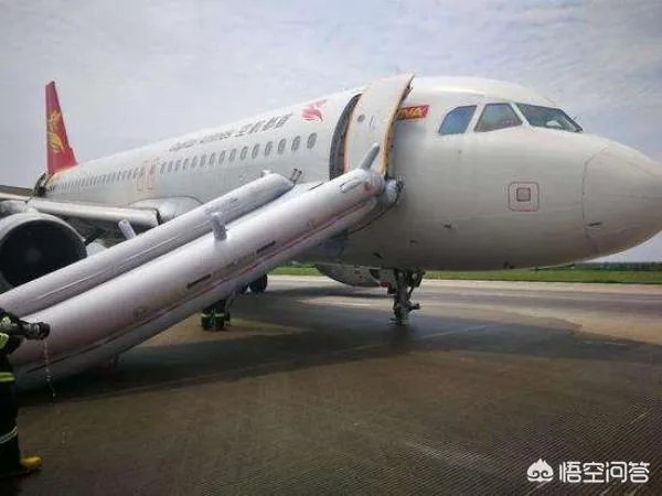 如果飞机起落架损坏或者脱落了，飞机该如何降落？