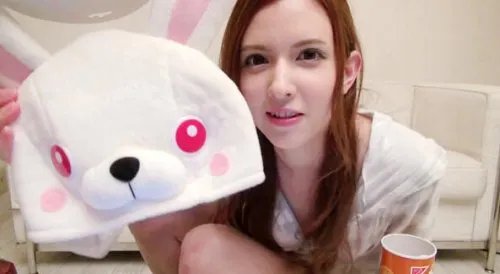 泷泽萝拉贴身服务15年 这个男人究竟是谁？