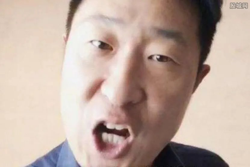 长得像林永健的狗 脾气不好大家最好别惹它