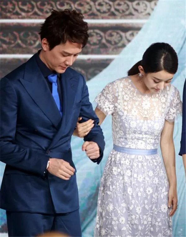 冯绍峰在追赵丽颖吗恋情真假 赵丽颖回应冯绍峰恋情有可能相爱吗