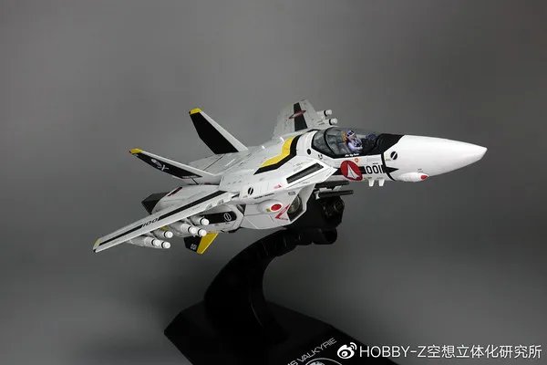 万代 DX超合金TV版VF-1S罗伊·福卡特别型