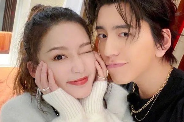 王大陆回应节目上抱李沁惹争议,对比于小彤的做法,他是不是有点过分?