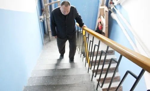 有关部门是如何回应高龄老人楼因1户反对不能加装电梯的？