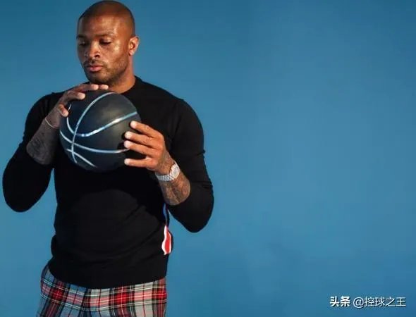 火箭在下一盘大棋，塔克因脚踝伤病退出美国男篮训练营，对此你怎么看？