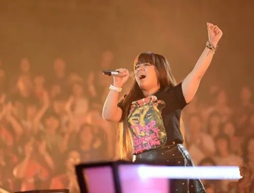 好声音学员刘雅婷私照不雅照外泄 爆乳激吻泡夜店