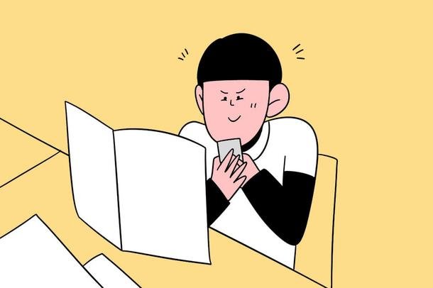 消防员查高考成绩队友紧张围观 这是怎么回事