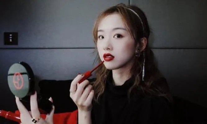 王清媛怎么那么有钱:王清媛为什么不上学