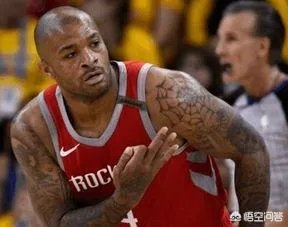 火箭在下一盘大棋，塔克因脚踝伤病退出美国男篮训练营，对此你怎么看？