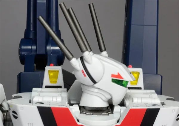 万代 DX超合金TV版VF-1S罗伊·福卡特别型