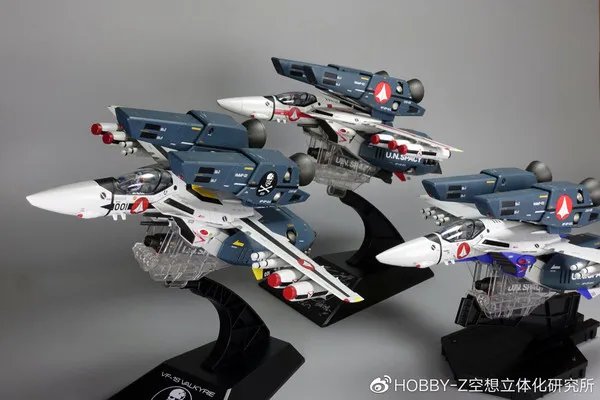 万代 DX超合金TV版VF-1S罗伊·福卡特别型